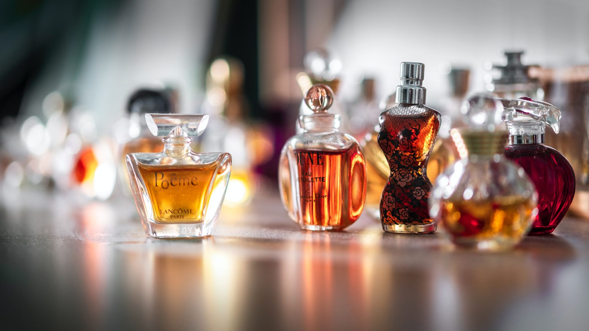 The History of Perfume: From Ancient Egypt to Modern Times - Borro